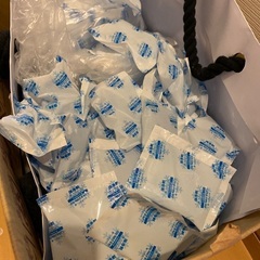 保冷剤　大量！！あげます。芳香剤　消臭に！の画像