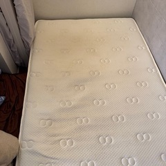 セミダブルベッドの画像