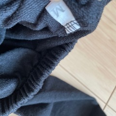 キッズロゴ入りセットアップ　クロップド丈　Mの画像