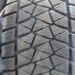 ZSU65W ハリアー純正　17Ｘ7Ｊ　ブリヂストン　BLIZZAK DM-V2　225/65Ｒ17　ミゾ有　中古　札幌白石区引き取り限定の画像