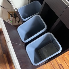 収納付きゴミ箱の画像