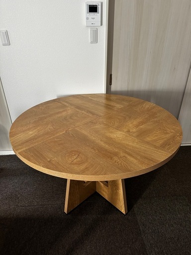 円型ダイニングテーブル