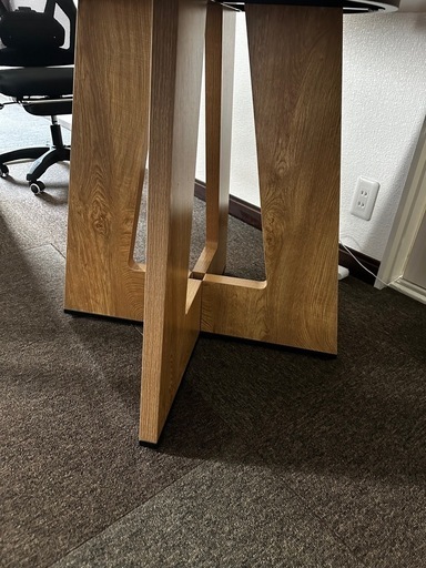 円型ダイニングテーブル