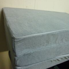 未使用/新品　訳あり特価　圧縮開放品　マットレス シングル厚み10cm高反発(R) 密度25D 硬さ190N 三つ折り 敷布団 パイルの画像
