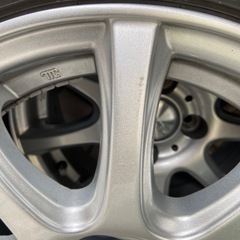 スタッドレスタイヤ　　アルミホイールのセット【候補者と取引中です】の画像