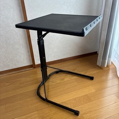 サイドテーブルの画像