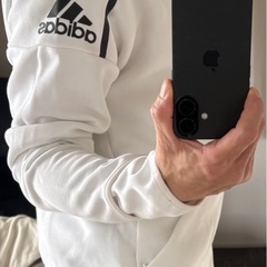 adidasアディダスパーカーの画像