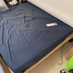 セミダブルのベット二つとマットレス他の画像