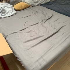 セミダブルのベット二つとマットレス他の画像