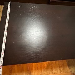 ダイニングテーブルの画像