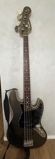 決定　フェンダージャパン　ベース　グレー　ソフトケース付き