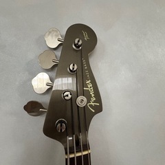 フェンダージャパン　ベース　グレー　ソフトケース付きの画像