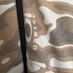 OAKLEY パーカーの画像