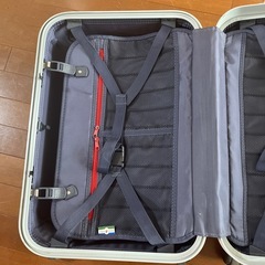 【あげます】機内持ち込み用最大サイズ　スーツケースの画像