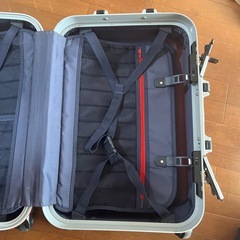 【あげます】機内持ち込み用最大サイズ　スーツケースの画像