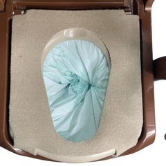 ●【定価15万 動作確認済み】 介護 安寿　家具調トイレセレクトR 自動ラップ 標準便座　凝固剤、付属品付き　ポータブルトイレの画像