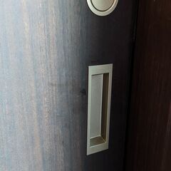 室内ドア内鍵付き　リクシル写真の品番D9996-MJDA　幅59ｃｍ　高さ190㎝（慨寸法）　リビングから洗面所へのドアの画像