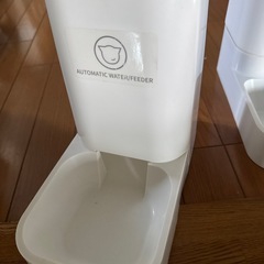 受け渡し者決定　猫　給餌機の画像