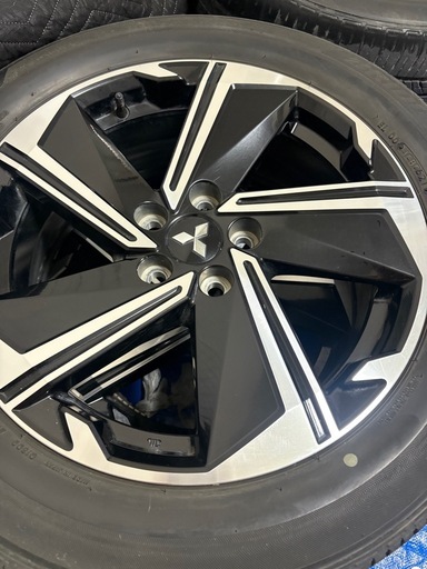 エクリプスクロスのエクリプスクロスPHEV・純正18インチアルミホイール