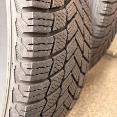 スタッドレスタイヤ　　
の画像