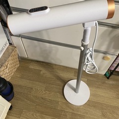 自立型ヘアドライヤー（リモコン付き）【値下げ交渉可】の画像