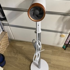 自立型ヘアドライヤー（リモコン付き）【値下げ交渉可】の画像