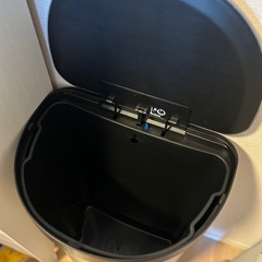 アメリカのプレミアムキッチンブランド KOHLER 40L ゴミ箱の画像