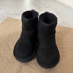 美品
gravis 子供用ブーツ16センチの画像