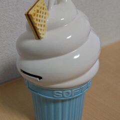 ソフトクリーム貯金箱の画像
