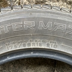 スタッドレスタイヤの画像