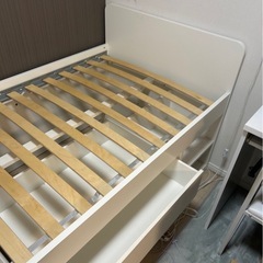 イケア　スレクト 収納棚付き木製シングルベッドフレーム　ホワイトの画像