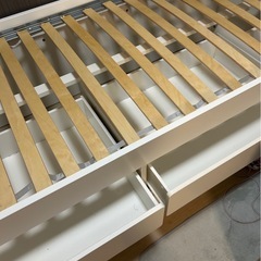 イケア　スレクト 収納棚付き木製シングルベッドフレーム　ホワイトの画像