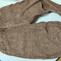 セーター　パンツ　ぬいぐるみの画像