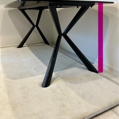 セラミックダイニングテーブルの画像