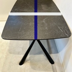 セラミックダイニングテーブルの画像