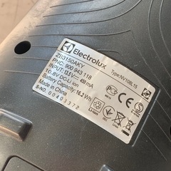 美原店 エレクトロラックス コードレス掃除機 NV108L15 スティッククリーナー　動作確認済みの画像