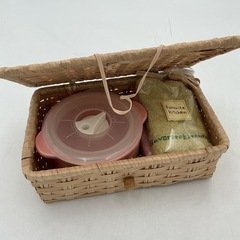 キッチン雑貨favorite kitchen ふた付き耐熱保存容器・キッチンタオル×2・小物収納バスケット付きの画像