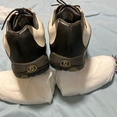 ゴルフシューズ　フットジョイ　27センチ と鋲　７個付属の画像