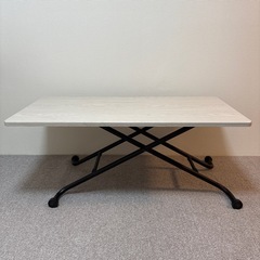 【ニトリ】昇降式テーブルの画像