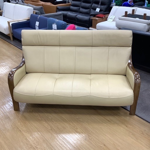 【軽トラ貸し出し無料！】direttore 3人掛けソファー　入荷しました！