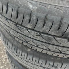 ホンダnbox純正アルミホイールになります。ノーマルタイヤ付きの画像