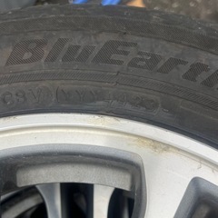 ホンダnbox純正アルミホイールになります。ノーマルタイヤ付きの画像