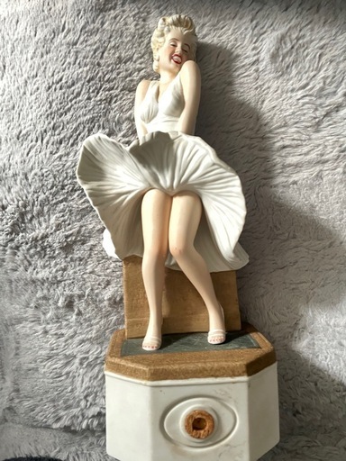 マリリンモンロー 【7年目の浮気】 陶器空きボトル　コレクション