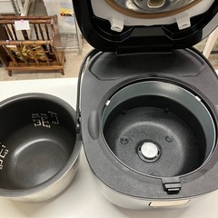 ロ 2511-423 Panasonic IHジャー炊飯器 SR-KT060 2023年製 通電確認済み 3.5合炊き 中古の画像