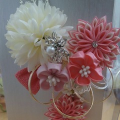 着物　髪飾り　ピンク　ビジューの画像