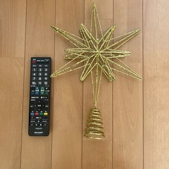クリスマスツリーのトップスターの画像