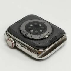 Apple Watch Series 6/GPS+セルラー/40mm/A2375/シルバーステンレス〈M0DV3J/A〉 (2)の画像