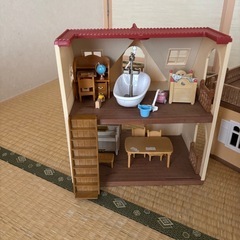 シルバニアファミリー赤い屋根の大きなお家などの画像