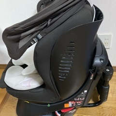 エールべべ　チャイルドシート　の画像