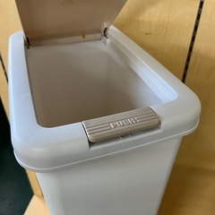 美品 2段 ダストボックスの画像